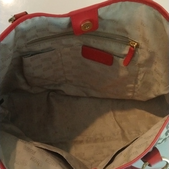 Michael Kors Purse 👜 - Picture 5 of 6